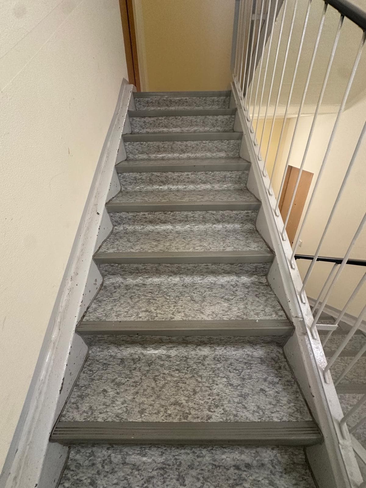 Treppenhaus nach der Reinigung